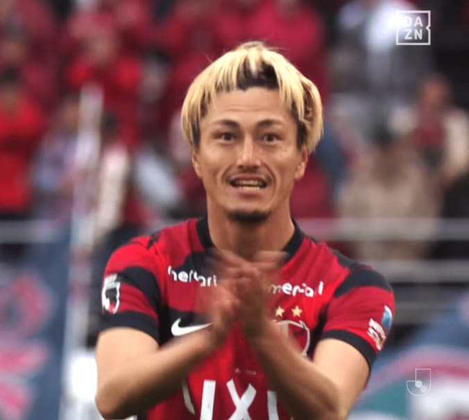 激昂！ 鈴木優磨が“鬼の形相”で主審に猛抗議「おばあちゃんに怒られるぞ」「小学生もイエローをもらった瞬間に…」今季初警告で鹿島ファン全員が心配した瞬間 5枚目