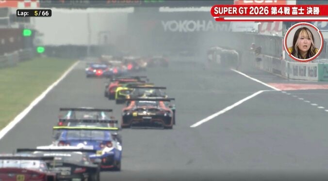 サーキット震撼…スタート直後にホンダ、宙を舞う衝撃光景 スーパーGTを揺るがした大事故に「抜いちゃいけない」指摘も 3枚目