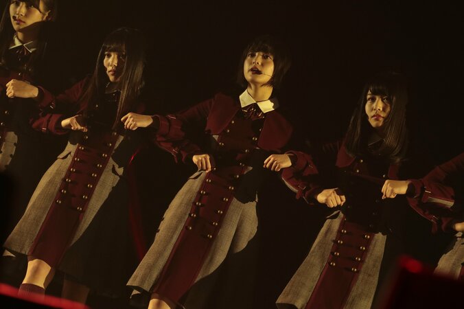 HKT宮脇咲良がセンターで『二人セゾン』を披露！　“対決”では欅坂が勝利 22枚目