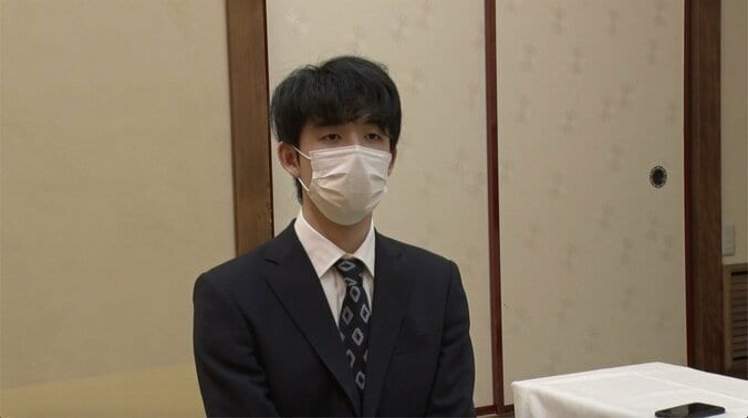 藤井聡太王位・棋聖、勝てば最年少三冠に王手の一局 地元開催に「とても幸せなこと」／将棋・叡王戦五番勝負 1枚目