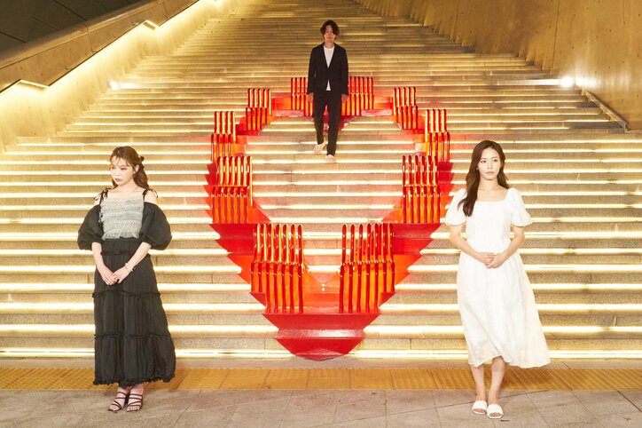 目の前で親友と好きな人が告白成立し呆然…残酷すぎる結果にスタジオも騒然