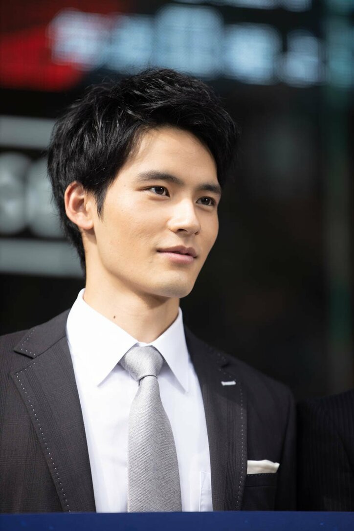 岡田健史、犬飼貴丈の印象は「プリウス」「すっと言葉を出してくださる」