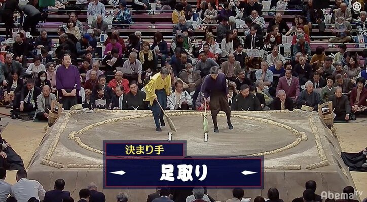 「あぁ、無情」“空を切った”白鷹山の猫だまし！？　照強、華麗な“足取り”で勝ち越しを決める