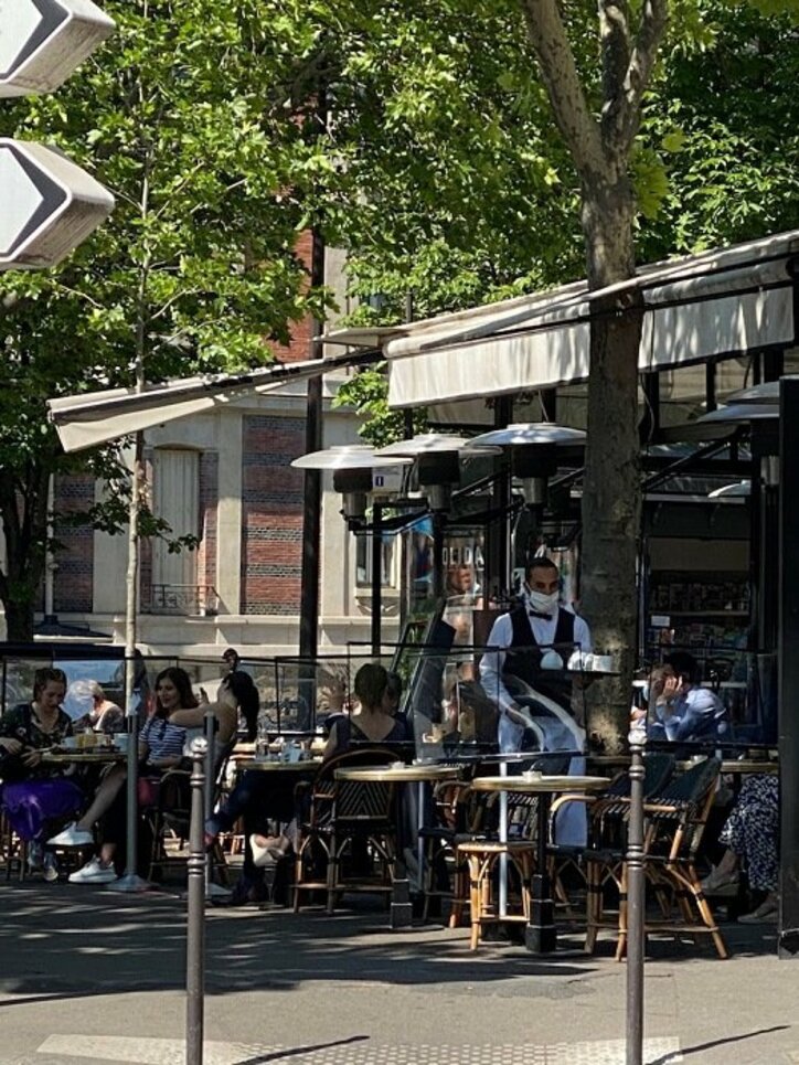中村江里子、パリのカフェやレストランが営業を再開「街が生き返った感じ」