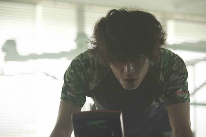 土屋太鳳、間宮祥太朗を「グーで殴りたい！」　映画『トリガール！』より特別映像解禁