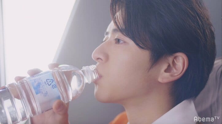 飯島寛騎のイケメンすぎる水飲みシーンに視聴者胸キュン「CM作ってほしいな各スポンサー様様」