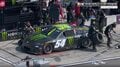 何やってるんだ！ ジャッキを「落とした」 全米熱狂のレースでドタバタ劇「取り逃がして落下」普段と“逆側”で珍事