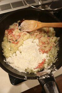 みきママ、“めでたいけど地味”な弁当を公開「丸めないクリームコロッケです。味は抜群」