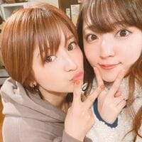矢口真里＆鈴木愛理の仲良しショットに反響「2人とも最高可愛い」「歳の差感じさせない」