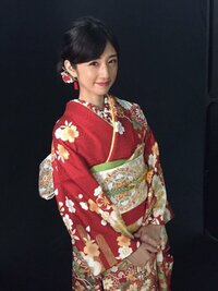 小倉優子、真っ赤な着物姿に「とっても素敵」「年末年始が楽しみ」の声