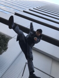 石黒英雄、躍動感あるジャンプ写真にファン大絶賛「さすがウルトラマン 高さが違う」