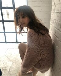 田中みな実、美脚あらわなニットワンピ姿に称賛の声「半端ない可愛いさ」「脚の筋肉素敵です」