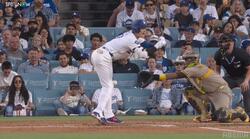 大谷翔平、痛烈死球も“紳士的な振る舞い”「本当に良い人」「笑顔が救い」カメラが捉えた神対応にファン反応