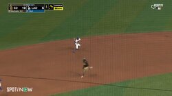 捕ってから投げるが速すぎる！ベッツから始まる美的レベルが高いダブルプレーでファン魅了