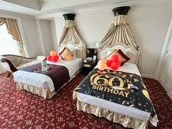  薬丸裕英、子ども達からの還暦祝いで家族旅行へ「孫中心の笑顔溢れる旅行です」 