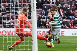 セルティックが古橋の鮮やかヒール弾などで3発快勝！　カップ戦4強へ