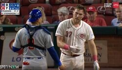 お前、完全に狙ってただろ！ 頭部に死球直撃→打者がブチギレ！ あわや一触即発の事態に… ぶつけた投手＆監督がW退場する大荒れ展開に