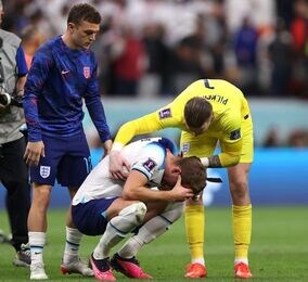 「胸が張り裂けそう」イングランド代表、痛恨のPK失敗で敗戦にOBリネカーも落胆！「フランスに負けたのは恥ではない」【W杯】