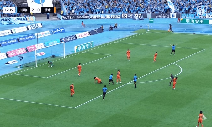 伊藤のスーパーゴールに清水守備陣もガックリ