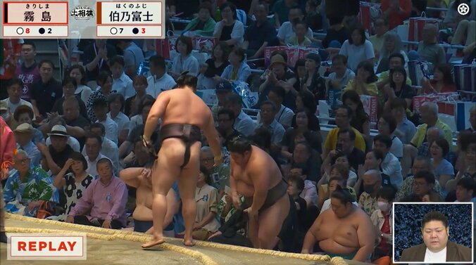 「伯乃富士、素直でええやん」「霧島、最後は優しい」霧島と伯乃富士が…取組直後にカメラが捉えた二人の“やりとり”にファン注目 5枚目