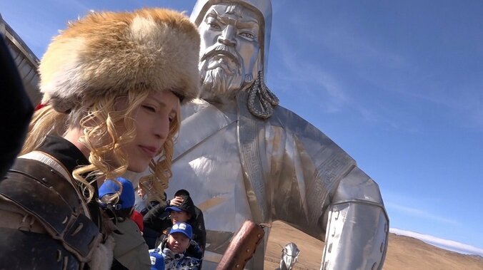 バナナマンも夢中のカリスマホスト・ローランド様、後輩指導とモンゴル珍道中に密着 1枚目