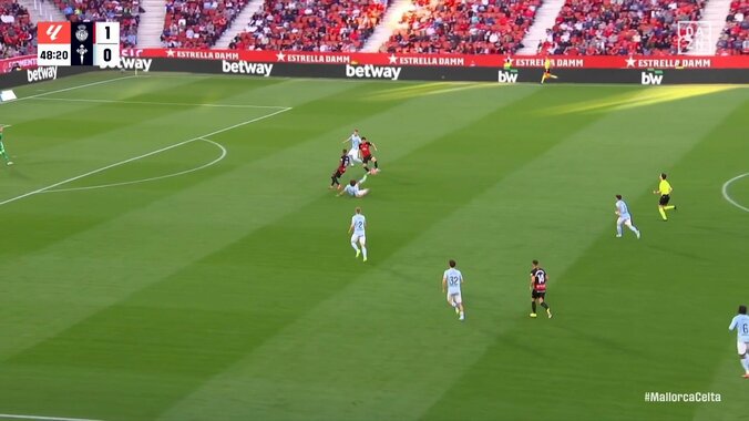 【映像】浅野拓磨、技巧トラップでトリッキー過ぎるヒールパス