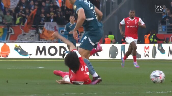 【映像】中村敬斗、GKも追いつけない理不尽ゴラッソ