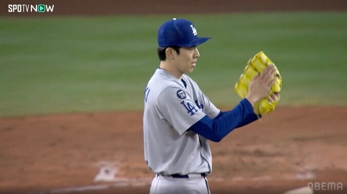 【写真・画像】ド軍“最強リリーバー”佐々木朗希の「160キロ」で打者のヘルメット浮く 158キロをファウル→直後の衝撃球に称賛続々「クローザーで使おう」　1枚目