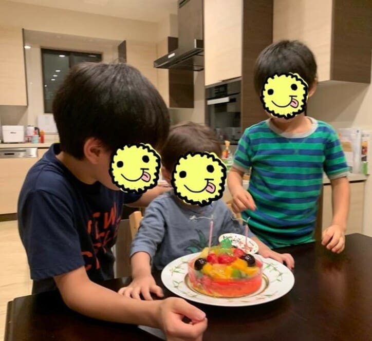  小倉優子、三男が2歳の誕生日を迎えたことを報告「まだまだ小さくいてほしい」 
