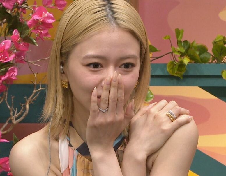 山本舞香「1番エロかった」美人タレントとイケメン俳優が水着でジャグジーデート！ヤバすぎて興奮「ひざに乗って…」