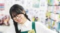 OCHA NORMA・米村姫良々、エプロン姿の“書店員”シチュエーション ヤンマガWeb「週刊！ハロプロ写真館」