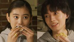 2人きりで休憩中、ルークが「今一番気になってる」と突然のプチ告白！照れて動揺するりおんは思わず…『月とオオカミちゃん』第10話