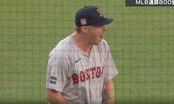 投手がブチギレ！ 頭をぶん殴り、叫びまくる　一体、何が起きた！？ ピンチを切り抜けた投手の様子がおかしくなる「なんでだよw」「ビビるわ」