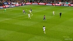 「ファウルだろ！」プレミアリーグ１年生・橋岡大樹、難局を見事に乗り切った一部始終！ 相手FWに押されて転げる→主張どおり笛が鳴ってピンチを防ぐ