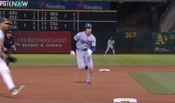 「ピッチャーやる気ないだろ」大谷翔平、いくらなんでも走りすぎ！ モーションを完全に盗む→余裕で“1試合3盗塁”を決める瞬間「50-50狙ってくれ」