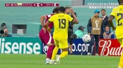 開幕戦からイエローカード連発 両チーム合わせて6枚の荒れ模様に視聴者も驚き「踏んでるな」「痛そう」