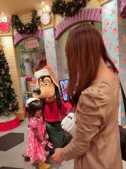  アレク、アメリカのディズニーで火災アラームが鳴り避難するハプニング「あー怖かった」 