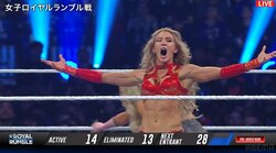 女王が電撃帰還、入場時の“衝撃”コスチュームにファン騒然「ラスボス感ハンパない」「小林幸子」