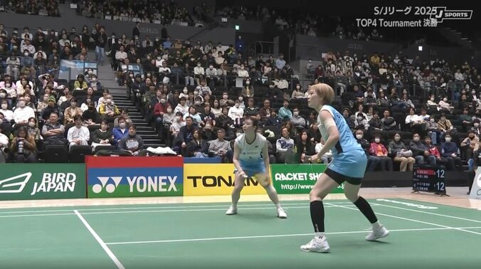 女子バドミントンで「結構痛い」珍しいアクシデント　熱戦でまさか「ラケットが折れるぐらい振ったと思うので」 4枚目