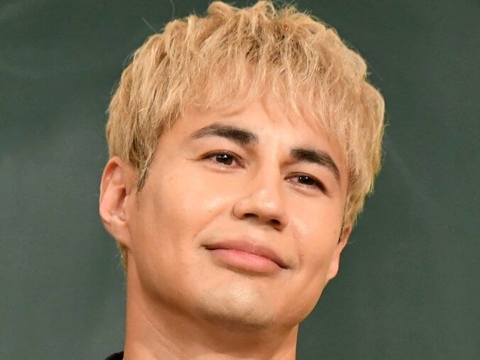 【写真・画像】母から「お前を殺して私も死ぬ」馬乗りで包丁を向けられ…人気タレント、壮絶な過去を初告白「隠せるなら隠したかった」　1枚目