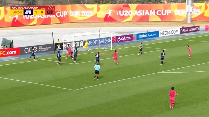 韓国FWが唖然…17歳日本代表GKの“神の左手セーブ”が衝撃的！「すげえぞ！」「やられたと思った…」荒木琉偉が超反応ストップの瞬間【U20アジアカップ】 2枚目