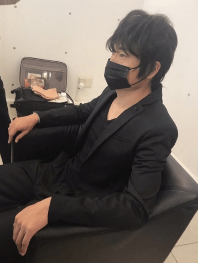 ざわちん、ザブングル加藤に綾野剛風メイクを施し「本人ですよ」と驚く声多数 3枚目