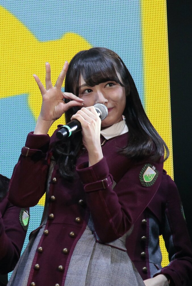 HKT宮脇咲良がセンターで『二人セゾン』を披露！　“対決”では欅坂が勝利 2枚目