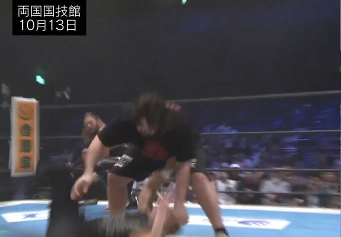 プロレスラーとしてド迫力の動きを見せるウルフアロン
