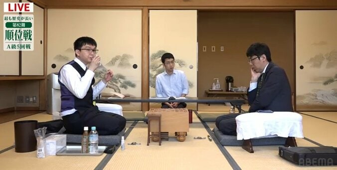 永瀬拓矢九段VS広瀬章人八段 注目のトップ棋士対決は「角交換振り飛車」に／将棋・順位戦A級 1枚目