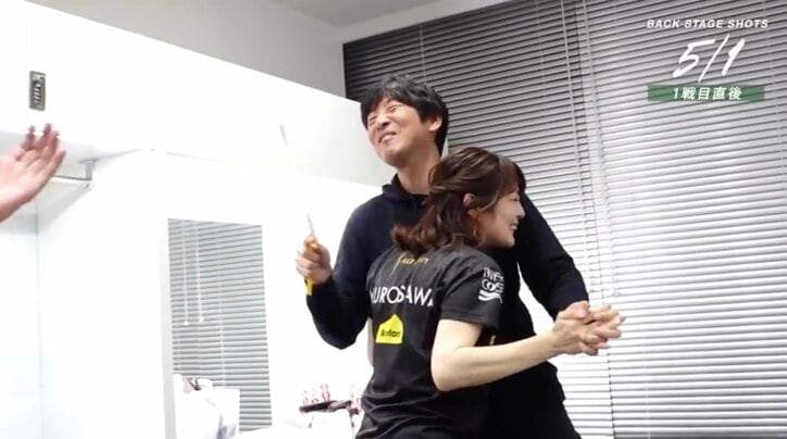 【写真・画像】魂の逆転劇に雷電控室は大沸騰!“大好きなチームメイト”と喜びを分かち合い、いざファイナルへ/麻雀・Mリーグ 2枚目