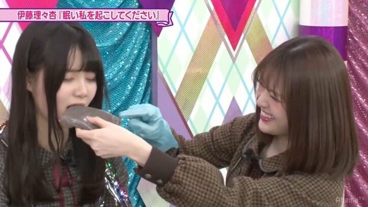 松村沙友理が伊藤理々杏に濃厚キス、齋藤飛鳥「チューってああいう音がするものなの？」