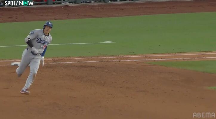 【写真・画像】「あの打球で3ベース？」「速すぎw」大谷翔平の激走3ベース→悠々セーフの“衝撃シーン”にファン騒然　1枚目