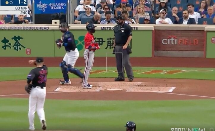 【写真・画像】なんだこれは…？ 菅野智之に“打者が混乱”「軌道エグい」美しすぎる魔球に“マン振り三振”→黙ってベンチに立ち去る「これはエース」　1枚目