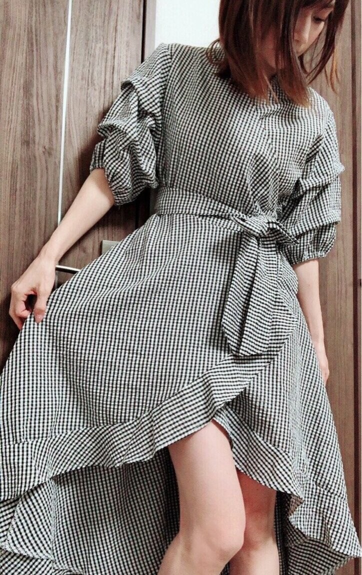 後藤真希、ワンピースの隙間から覗く“美脚”に反響「なんて美しい足」「ほそっ！白っ！」